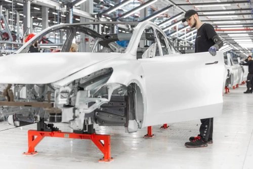 Tesla legger inn ekstraskift ved Giga Berlin for å nå 7.500 biler i uken