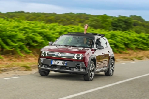 Renault 4 Plein Sud: elbil-SUV med lerretstak og sommerfølelse