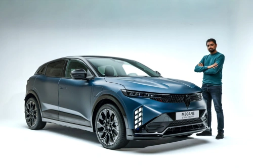 Renault Megane E-Tech får nytt LFP-batteri og friskere design – oppgis til 500 km rekkevidde