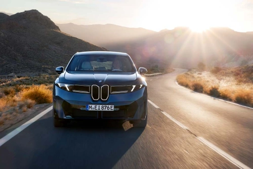 BMW selger flere elbiler i Europa – ny iX3 er trekkplasteret