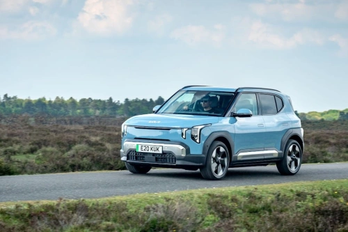 Kia solgte 110 000 elbiler på tre måneder – ny varebil og rimeligere modeller driver veksten