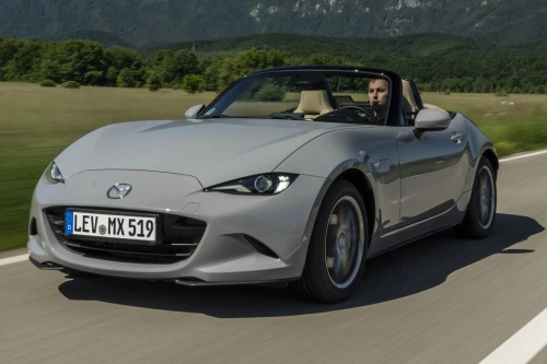 Mazda-sjefen bekrefter: Neste MX-5 utvikles med mulighet for elektrisk drift – og ingeniørene sloss for å holde vekten under 1 200 kg