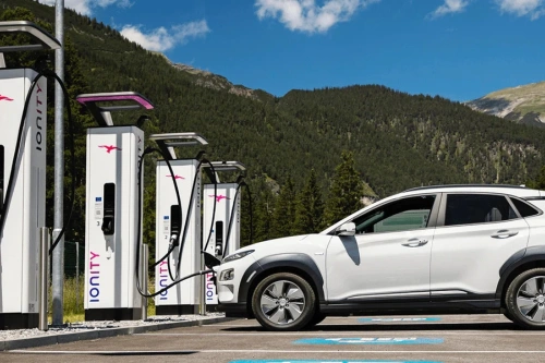 Hyundai utvider ladetjenesten sin i Europa – gir nye kunder én måned gratis på IONITY