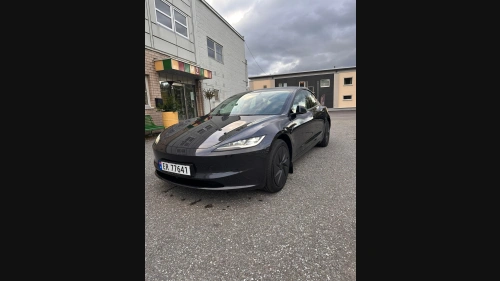 TESLA Model 3 RWD