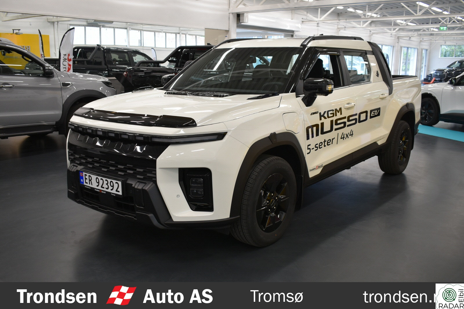 KG MOBILITY MUSSO EV Black Edge , Takluke, Alpine stereo, krok